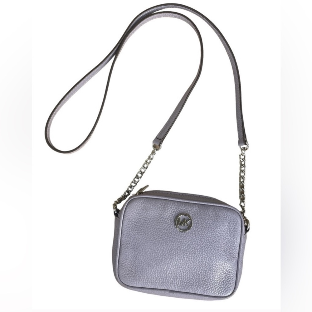 •MICHAEL KORS•PERAL GRAY FULTON SILVER CHAIN ACCENT CROSSBODY BAG